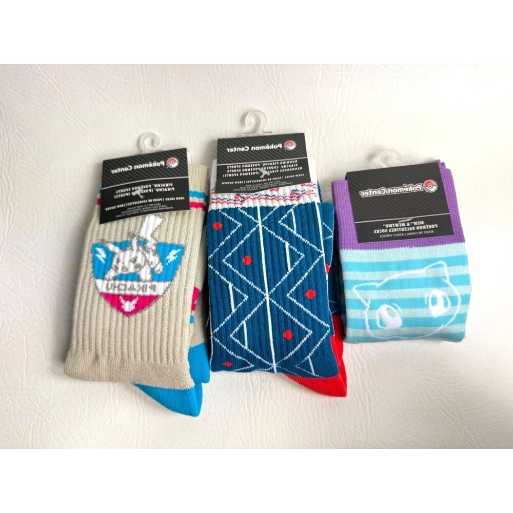 POKEMON Running Pikachu Pokémon Sports Blue Athletic Socks (One Size-Adult)